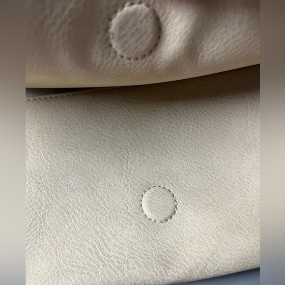 Simply Noelle Crossbody Hand Bag Purse Adjustable Strap Tan Zipper Front Pocket - Picture 3 of 6